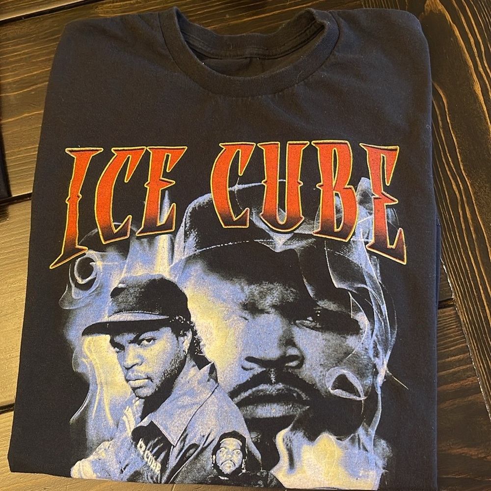 Graphic t